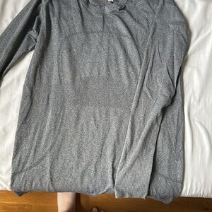 Lululemon Gray Long Sleeve Tee with Crew Neck